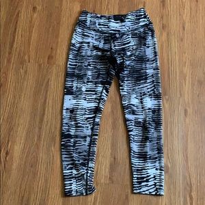Beyond yoga leggings size small